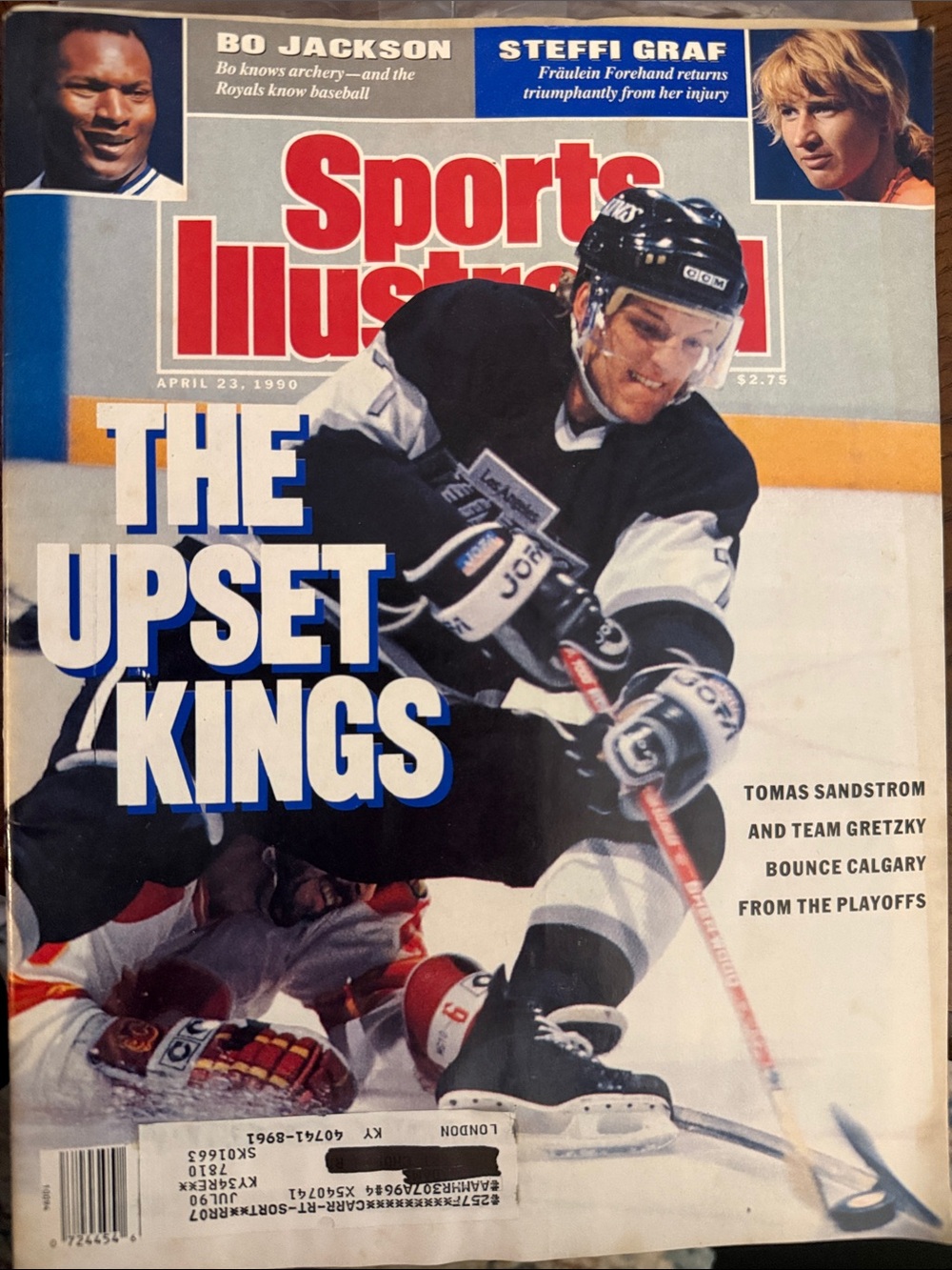 Vintage 1990 Sports Illustrated Issue Ft. The Upset Kings - Blue & White Cover